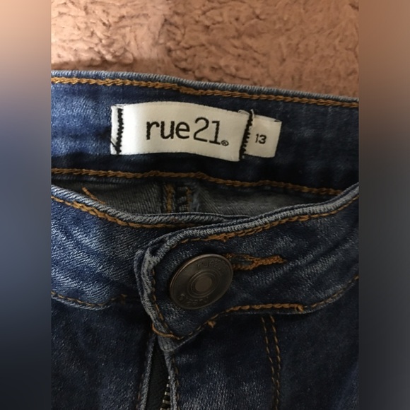 Flare Cute Ripped Jeans - Picture 2 of 6